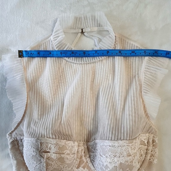 Victoria's Secret Cream Lace Top - Picture 7 of 12